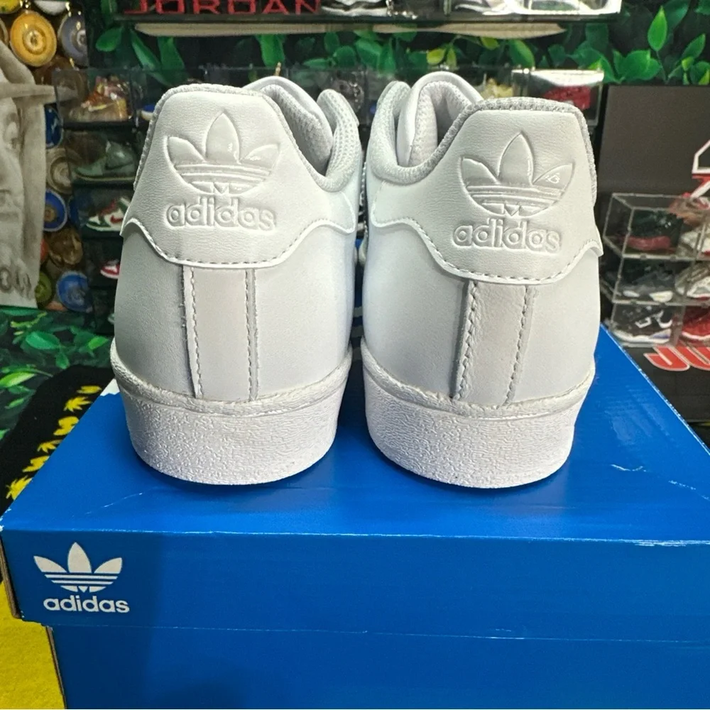 Adidas Superstar Foundation Triple White Size 4Y/5W  NIB - Picture 4 of 6